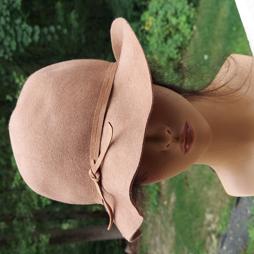 APT 9 Women's tan floppy casual Hat Adj